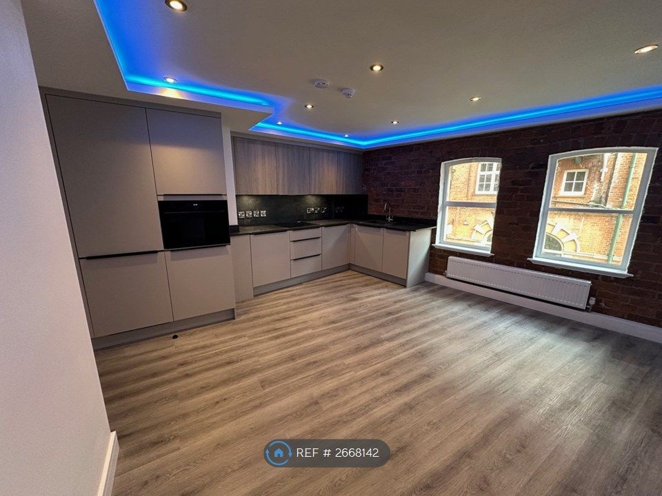 Property photo 1 of 10 Living Room