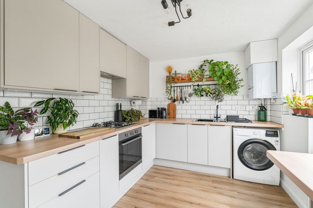 Property photo 3 of 21 2256645