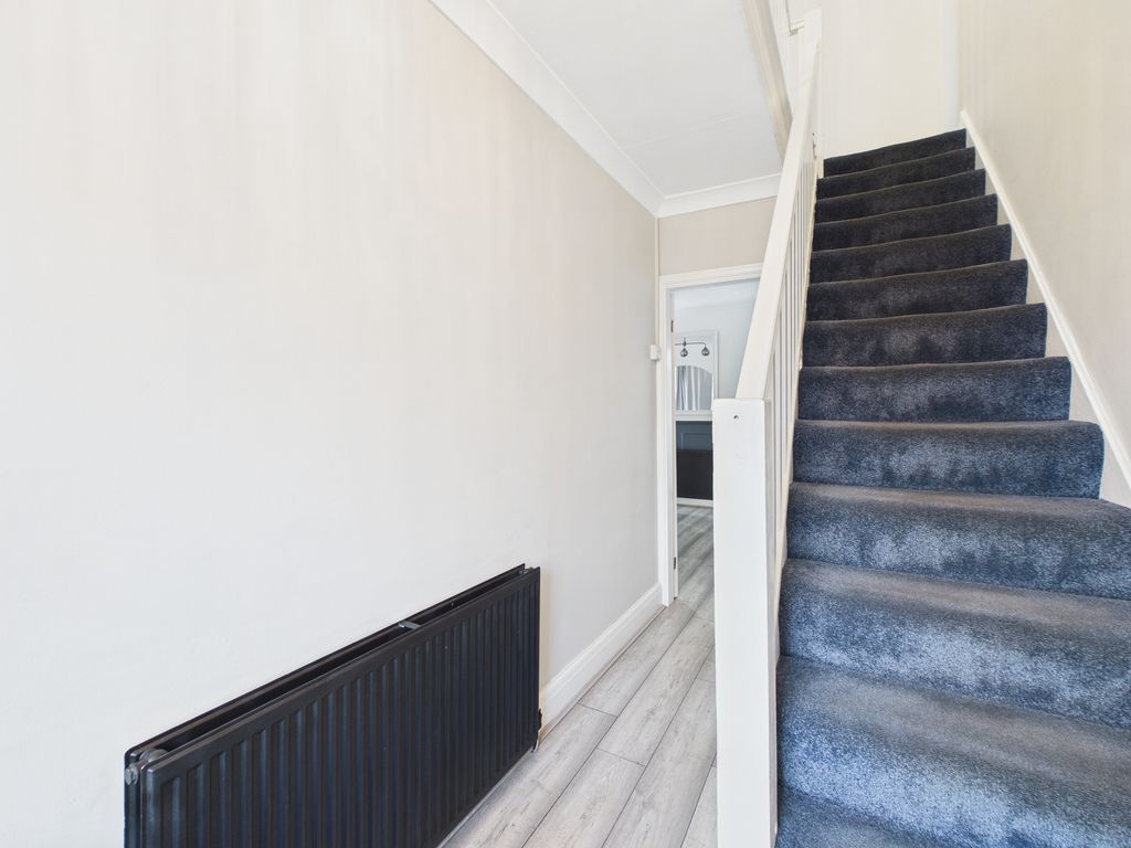 Property photo 2 of 28