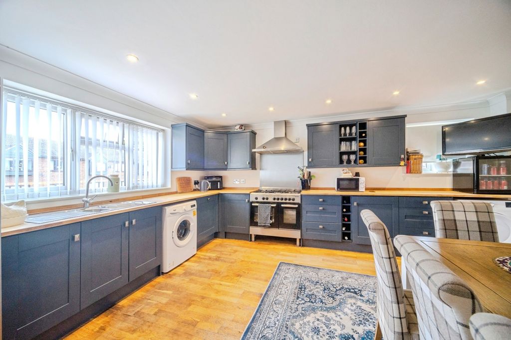 Property photo 2 of 19 Pbox-Img.Jpg