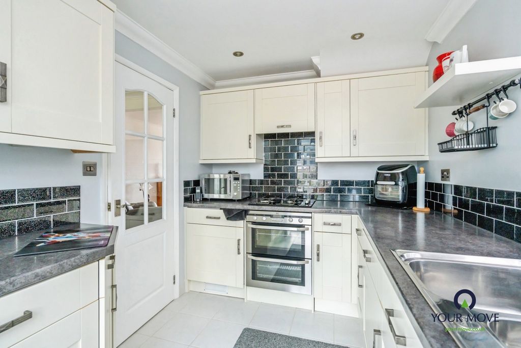 Property photo 3 of 12 Pbox-Img.Jpg