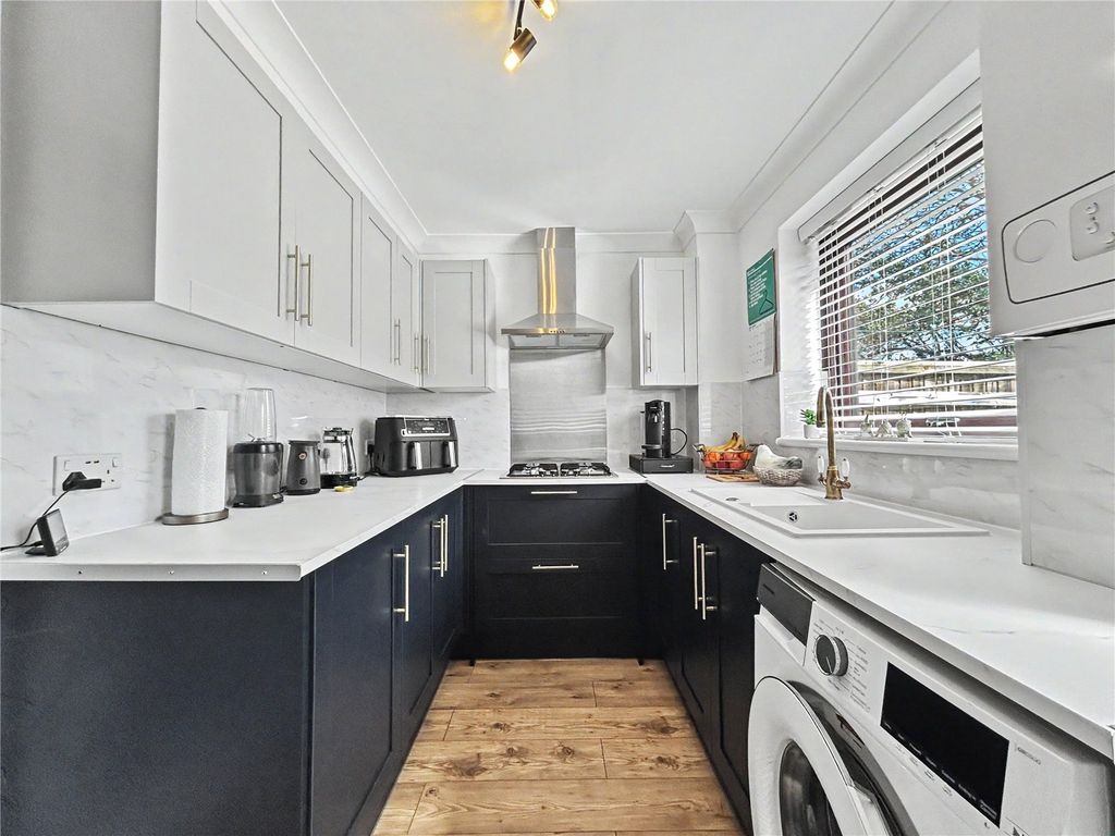 Property photo 1 of 16 Picture No. 14