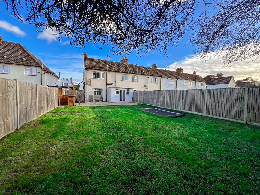 Property photo 2 of 32