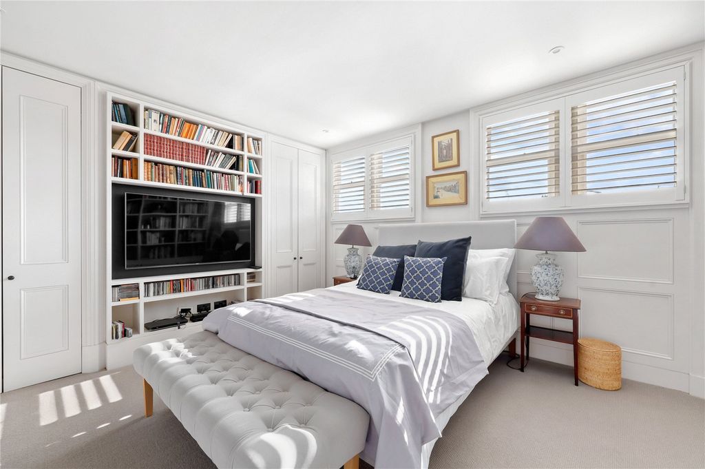 Property photo 3 of 49 Picture No. 10