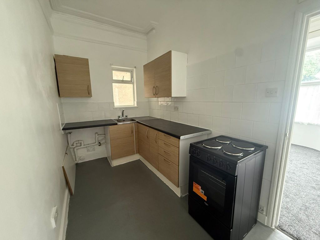 Property photo 3 of 6 Kitchen