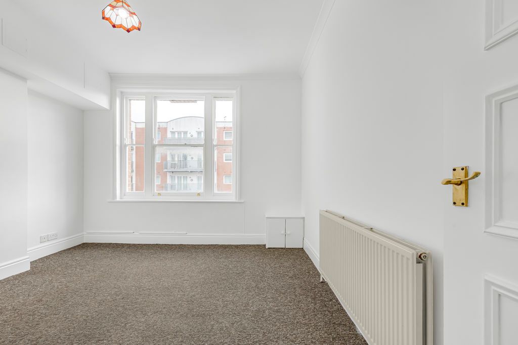 Property photo 2 of 17 Photo 5