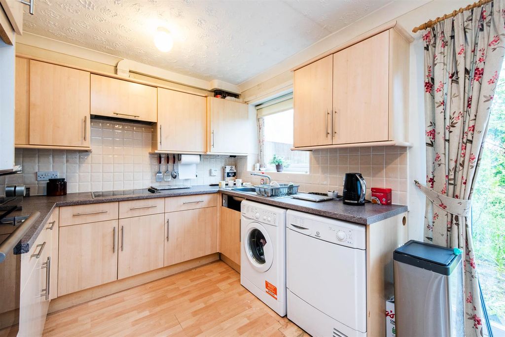 Property photo 3 of 16 Kitchen/Diner