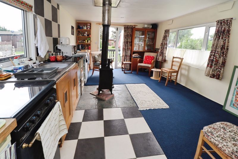 Property photo 3 of 10 Promenade Way