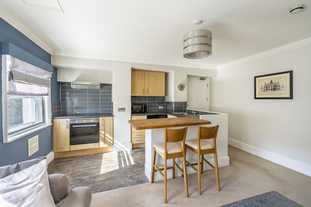 Property photo 3 of 11 Kitchen