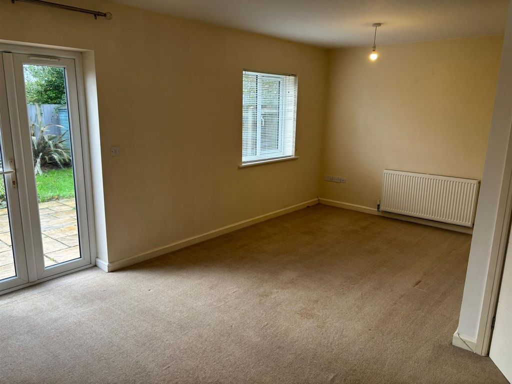 Property photo 2 of 8 Eele4285.Jpg