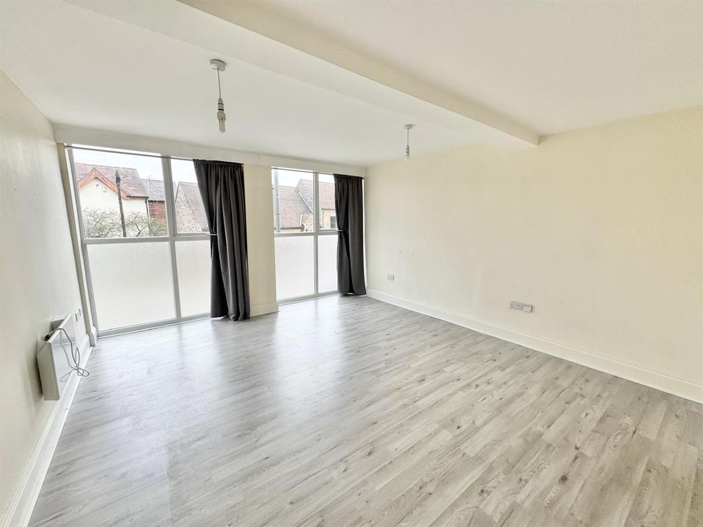 Property photo 2 of 14 3d787Abb-9941-4F17-Be92-9F1d37A76cc1.Jpeg