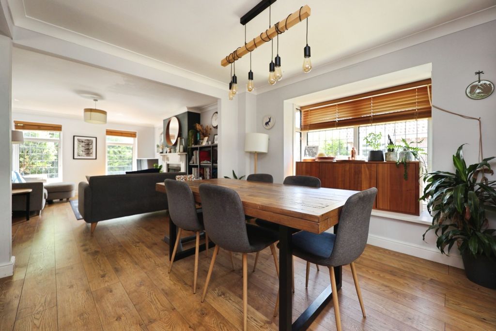 Property photo 2 of 30 5299691
