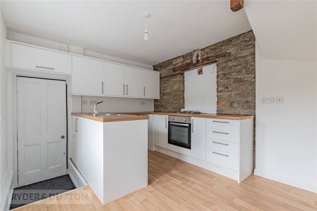 Property photo 2 of 18 Kitchen