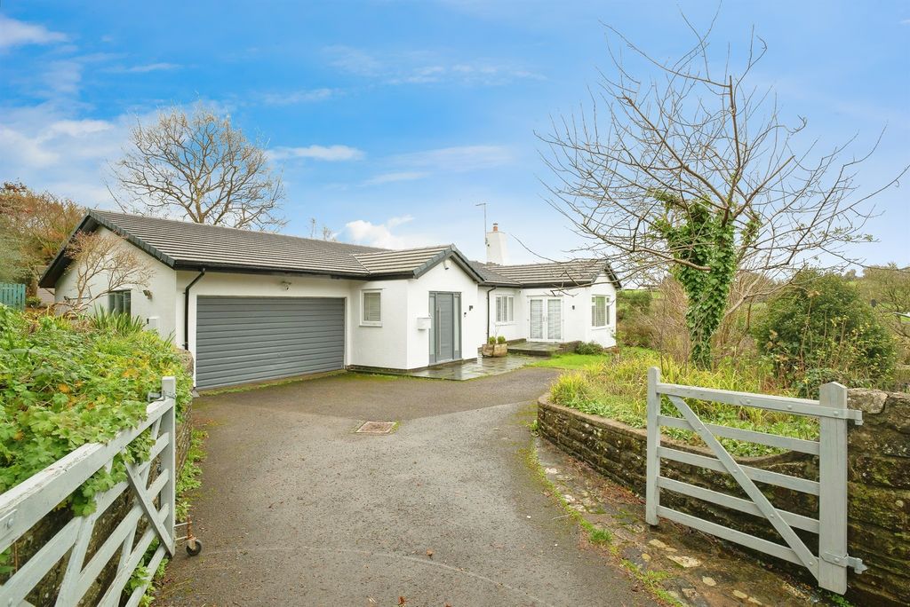 Property photo 2 of 23