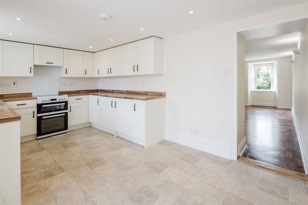 Property photo 3 of 28 Kitchen