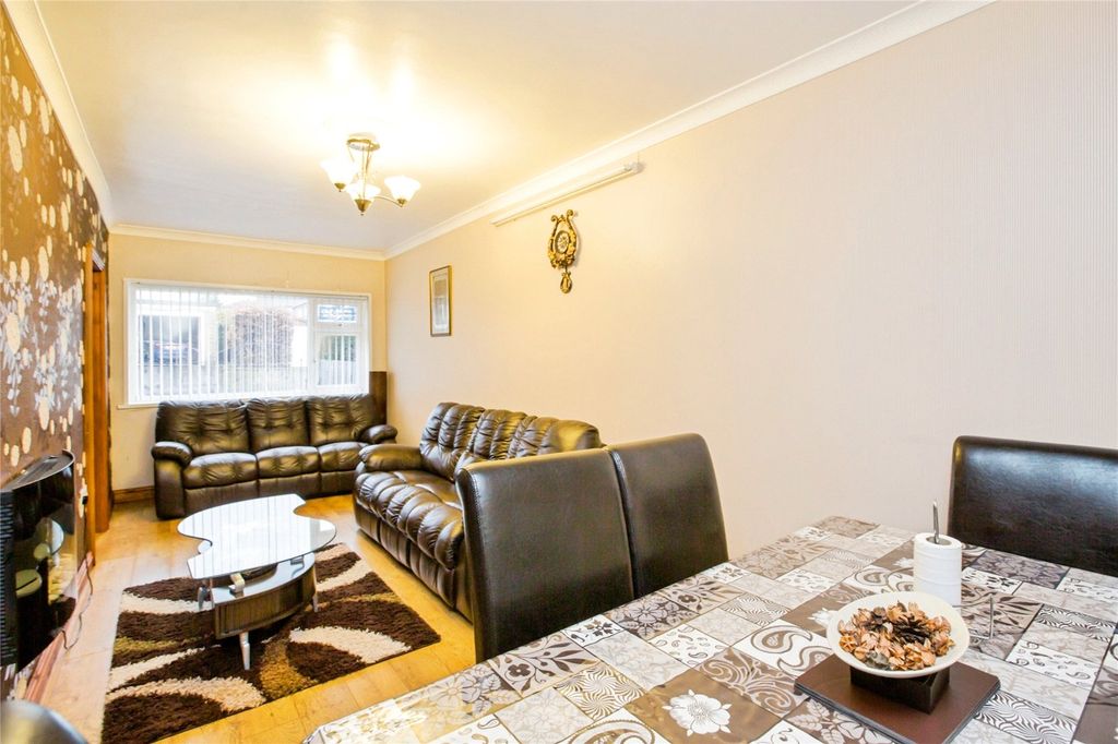 Property photo 3 of 21 Dining Room