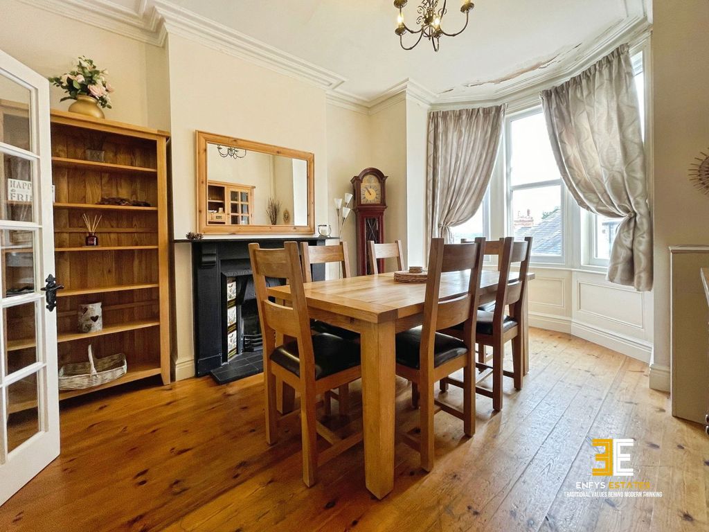 Property photo 2 of 37