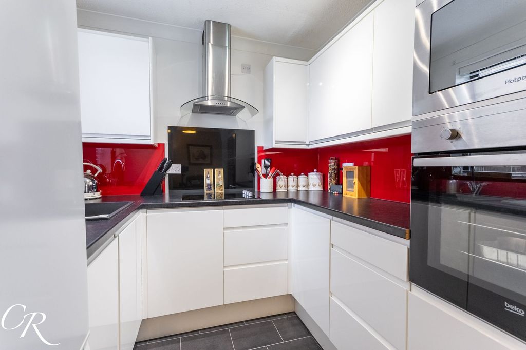 Property photo 3 of 17