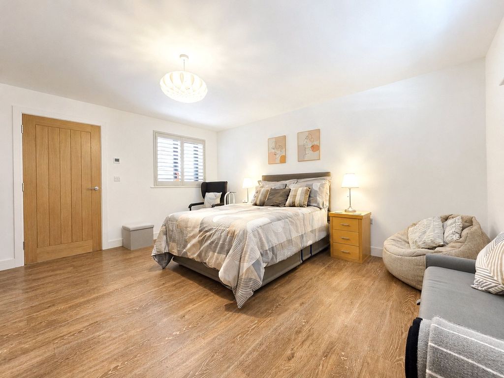 Property photo 3 of 25 Picture No. 02