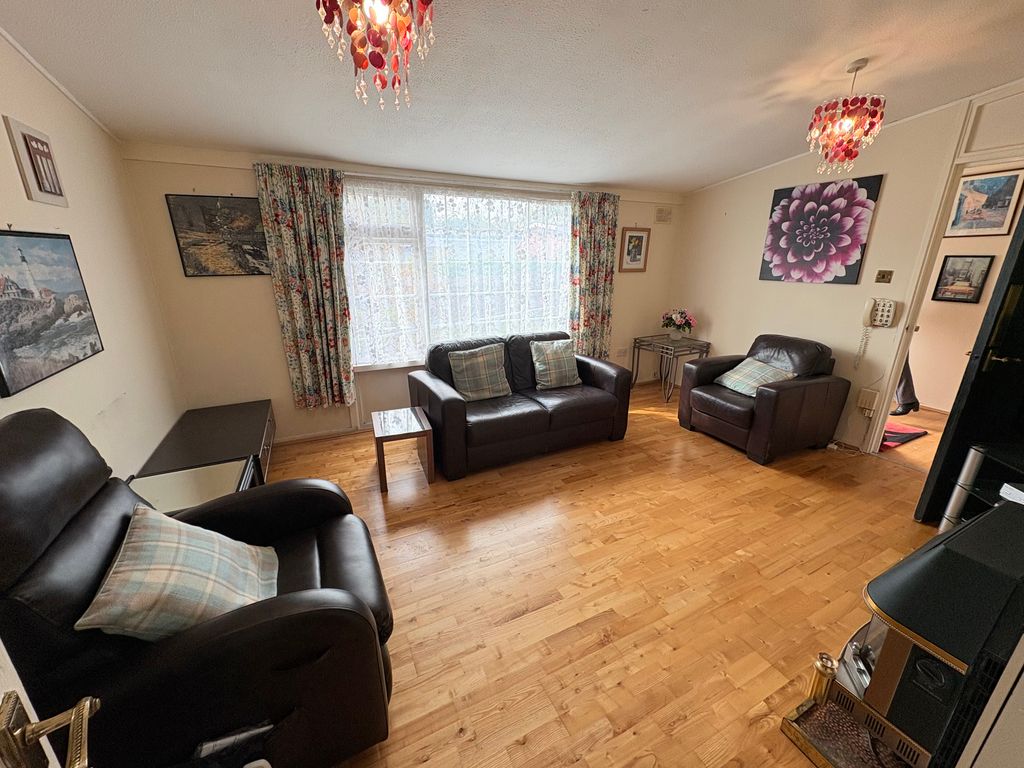 Property photo 3 of 11 Img_1511