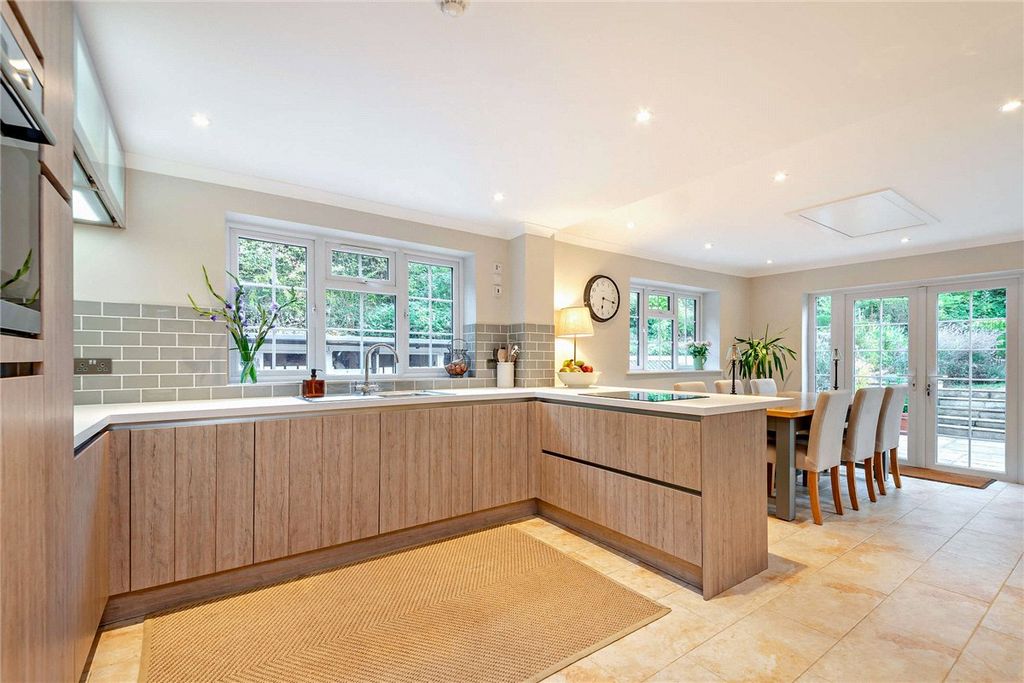 Property photo 2 of 22 Picture No. 54