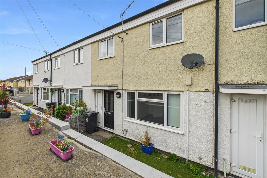 Property photo 1 of 17 Calshot Close