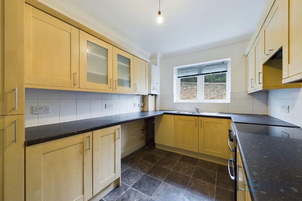 Property photo 3 of 13 Ktichen