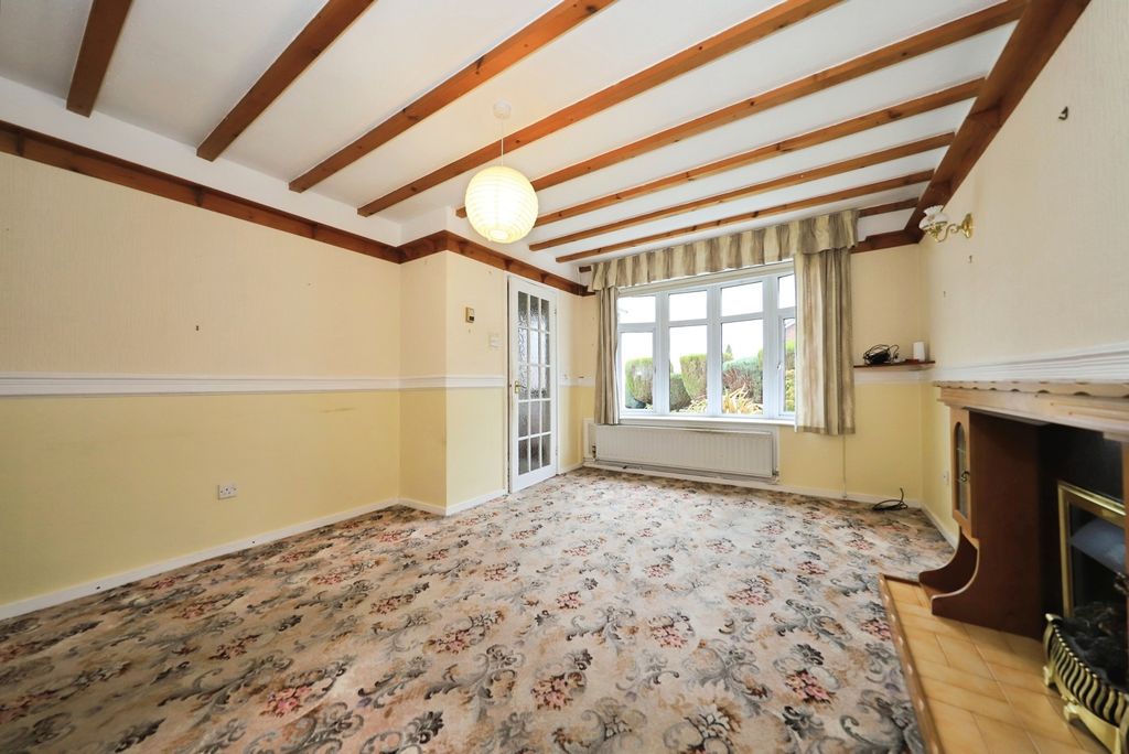 Property photo 2 of 12 Lounge