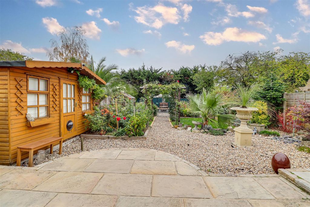 Property photo 2 of 22