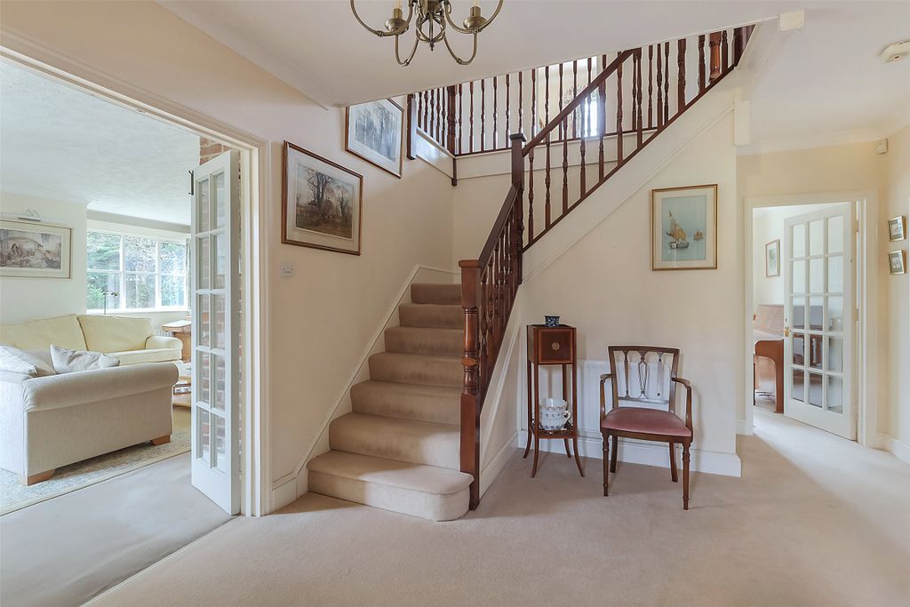 Property photo 2 of 23 Picture No. 27