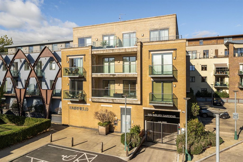 Property photo 1 of 13 Fairfield, Brewery Square