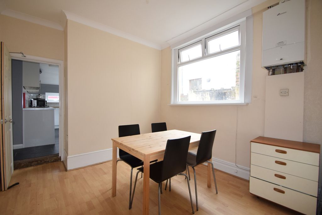 Property photo 2 of 10 Photo 3