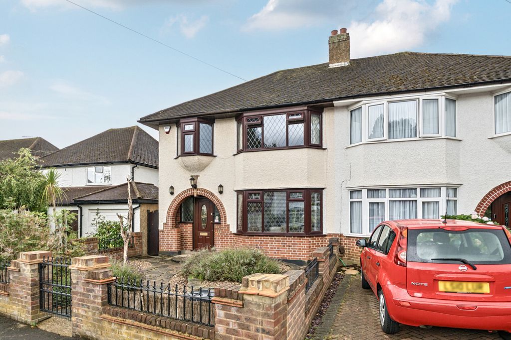 Property photo 1 of 20 1348903-18-68B976...