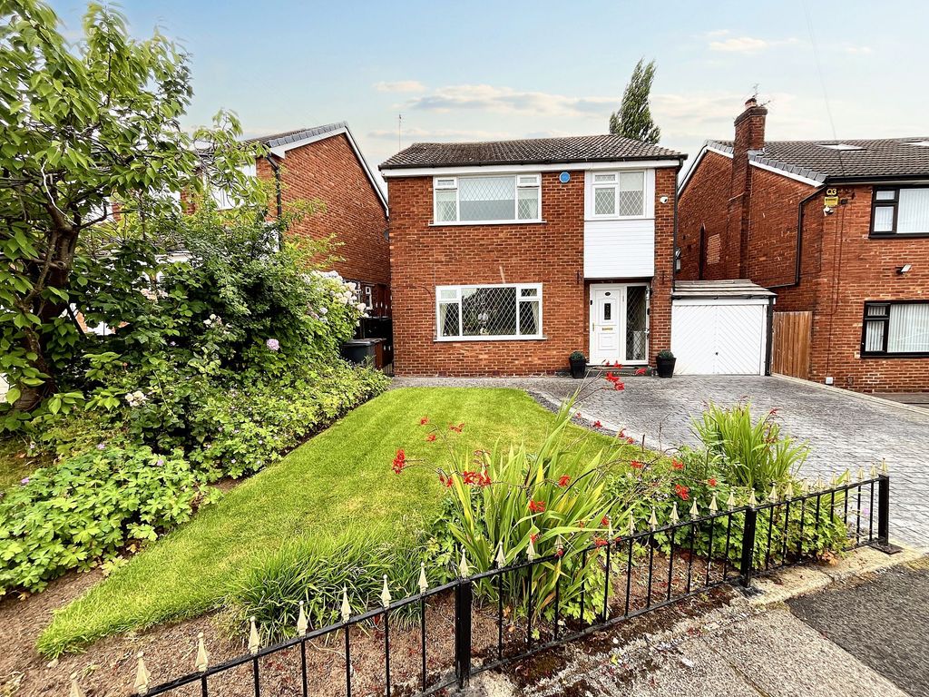 Property photo 2 of 32
