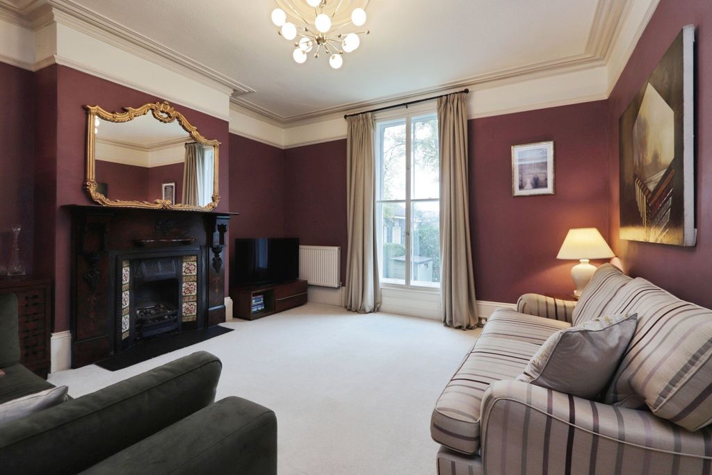 Property photo 2 of 20 Living Room