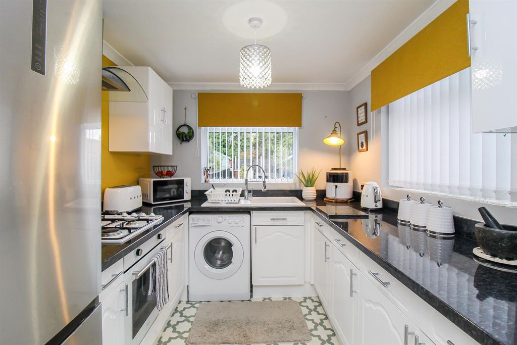 Property photo 2 of 13