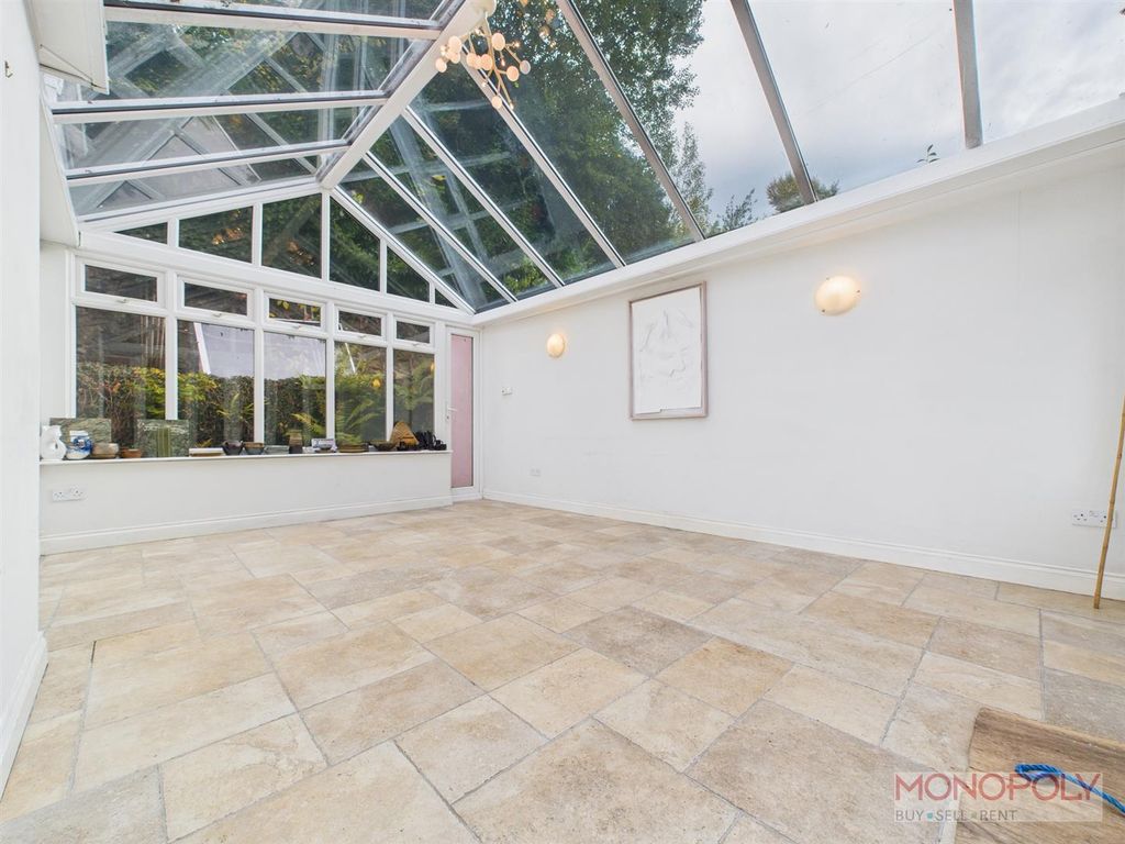 Property photo 3 of 42 Garden Room