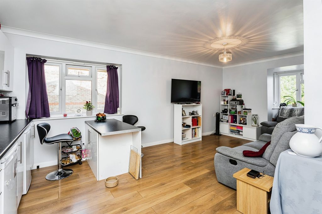 Property photo 2 of 16