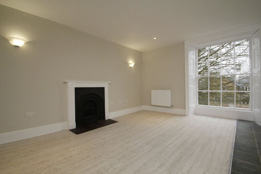 Property photo 1 of 6 Photo 01