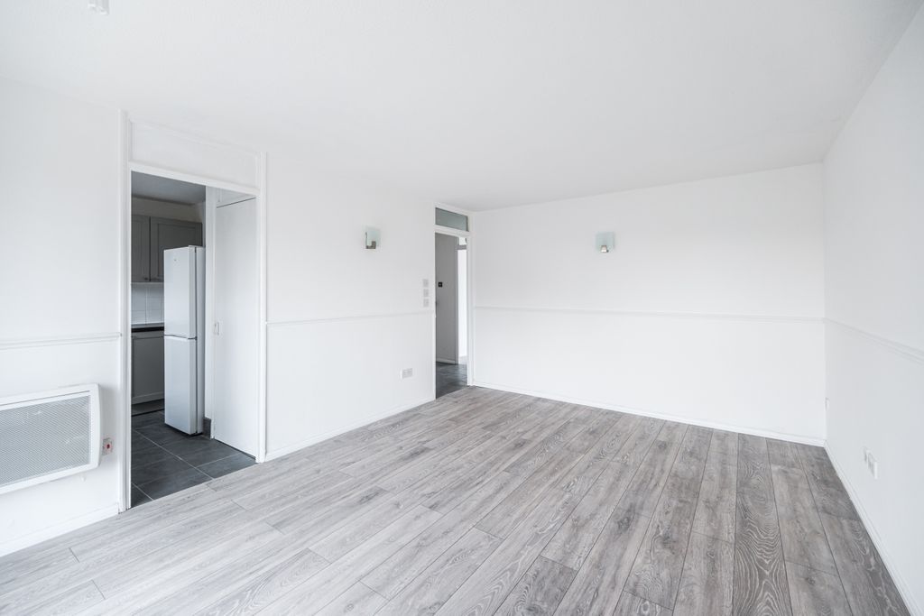 Property photo 2 of 12 26-Malcolm-Court-9