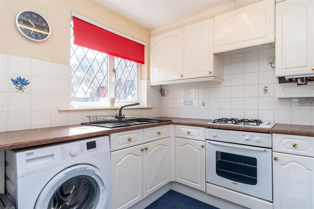 Property photo 3 of 22 Kitchen