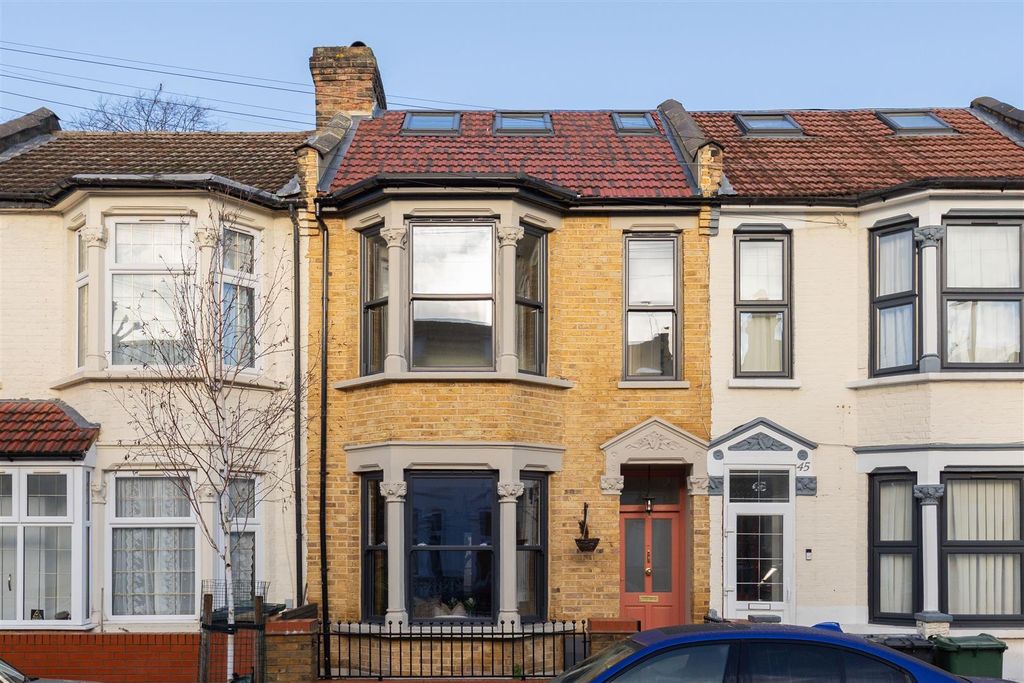 Property photo 1 of 55 Livingstone, E17