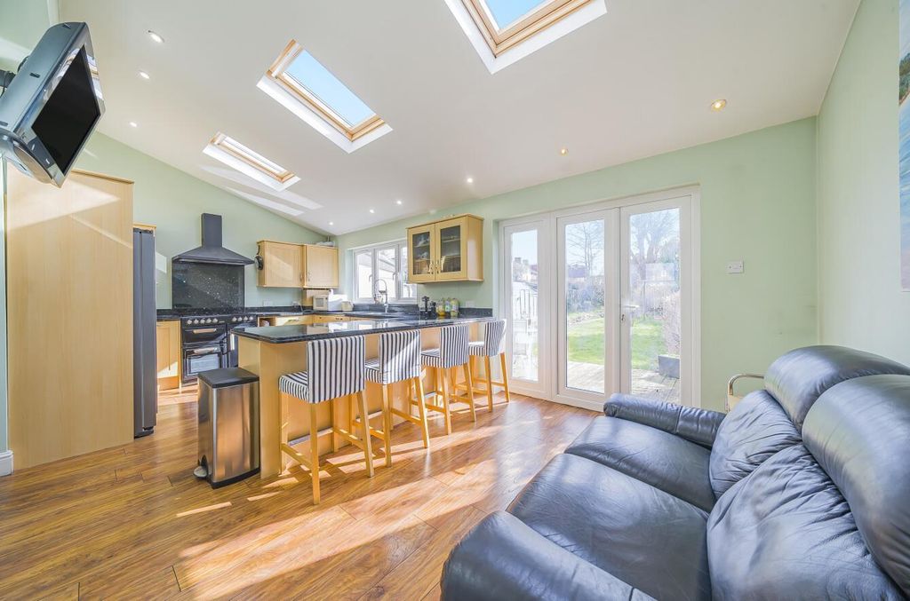 Property photo 1 of 14 Kitchen Breakfast Room.Jpg