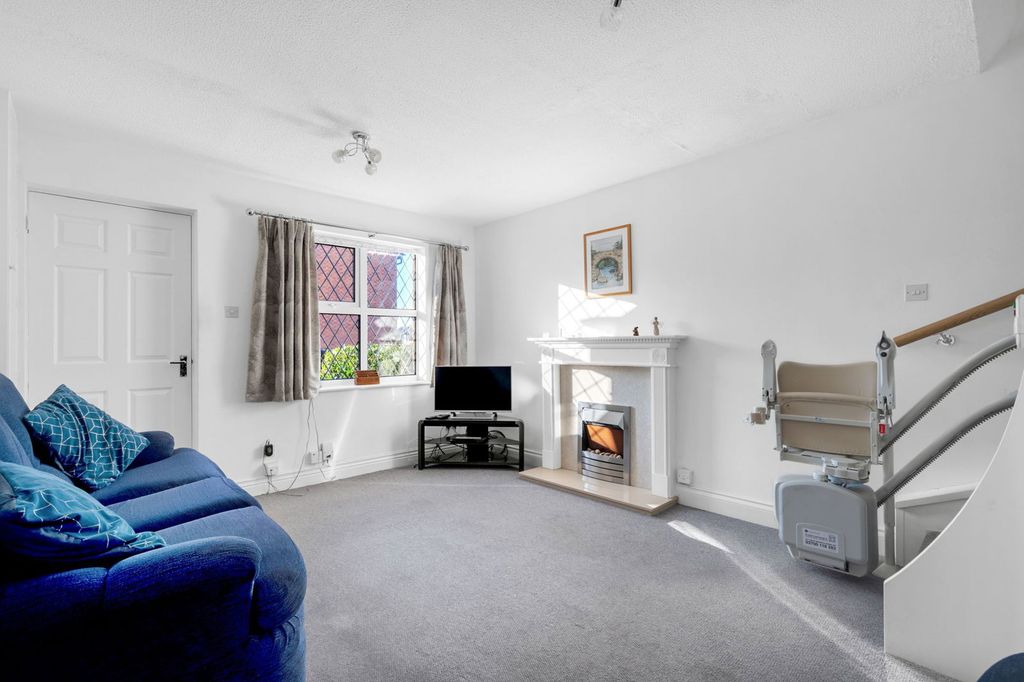 Property photo 3 of 11