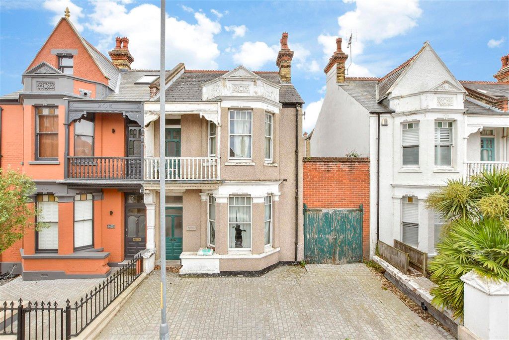 Property photo 2 of 14 External (Web)