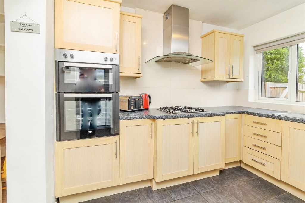 Property photo 3 of 17