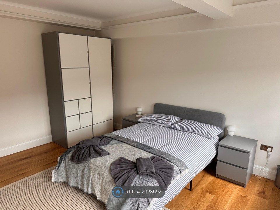 Property photo 1 of 13 Bedroom 1