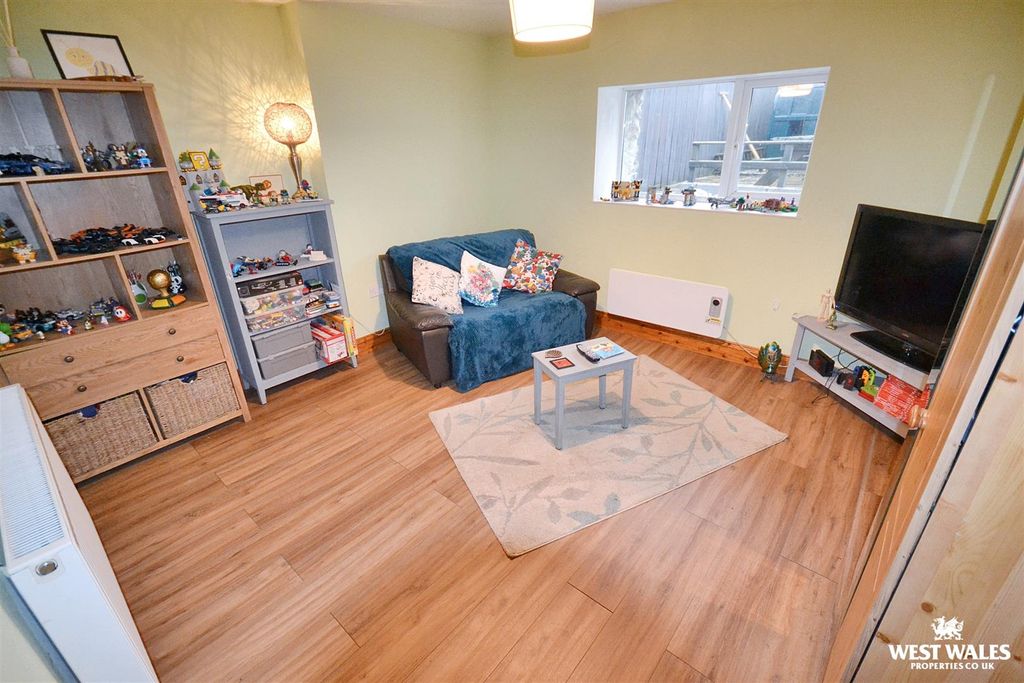 Additional image 27 of 6 bed detached bungalow for saleKings Park, Templeton, Narberth SA67