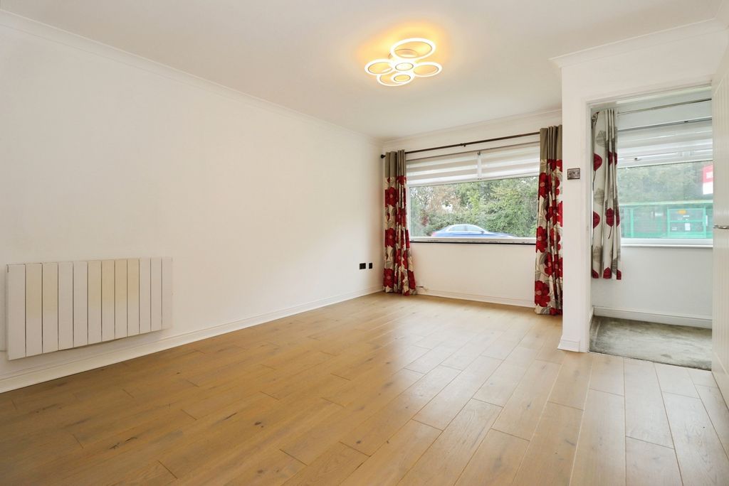 Property photo 3 of 16 Pbox-Img.Jpg