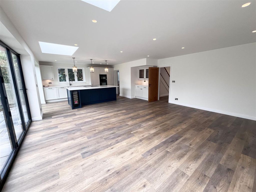 Additional image 17 of 5 bed detached house to rentKnutsford Road, Wilmslow SK9